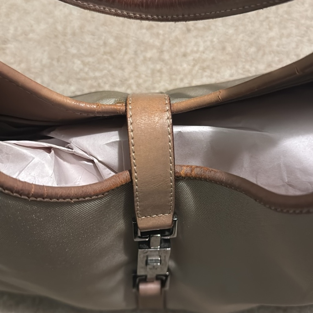 Gucci Vintage Jackie Bardot Hobo – Beige Canvas & Leather Trim - Picture 14 of 16